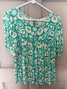 Floral Gathered Scoop Tunic Top in Mint Green